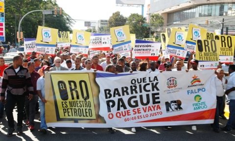 Marchan en Dominicana contra minera Barrick
