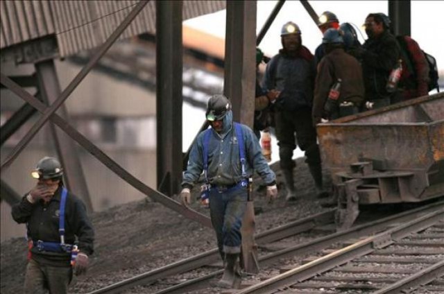 Colombia: Trabajadores demandan a minera por atentar contra su salud