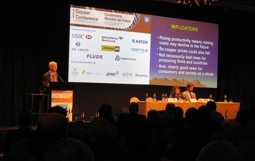 Ejecutivos analizan desafíos de la industria del cobre en conferencia mundial
