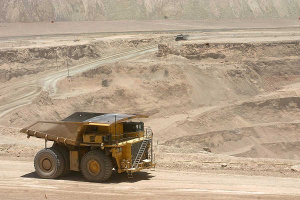 La minería chilena, asediada por ambientalistas, falta de energía y agua
