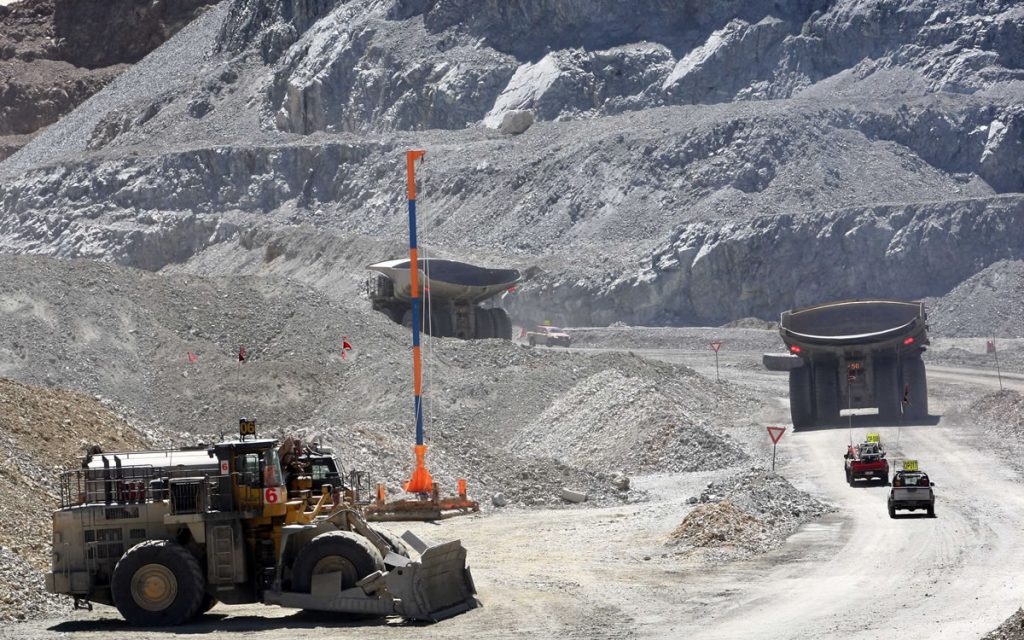 INE: Minería impulsa la producción industrial a 2,2% en marzo