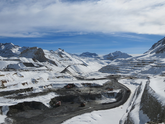 Alcaldes piden más estudios que evalúen efectos de expansión de Andina en los glaciares	