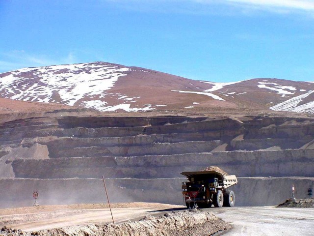 Mineras adelantan negociaciones con trabajadores