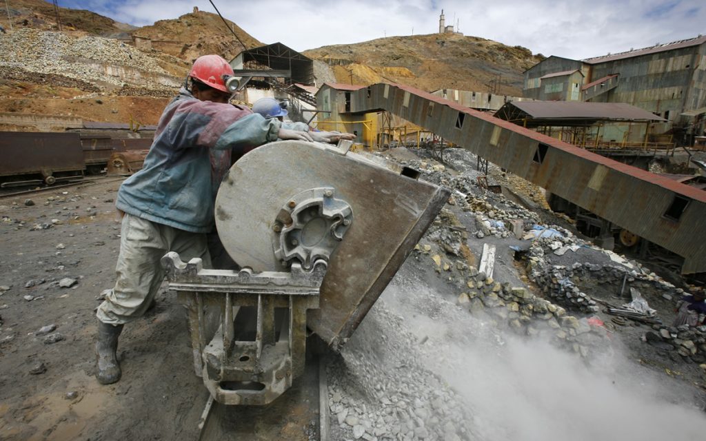 Bolivi: La ley eximirá a la minería de la consulta previa