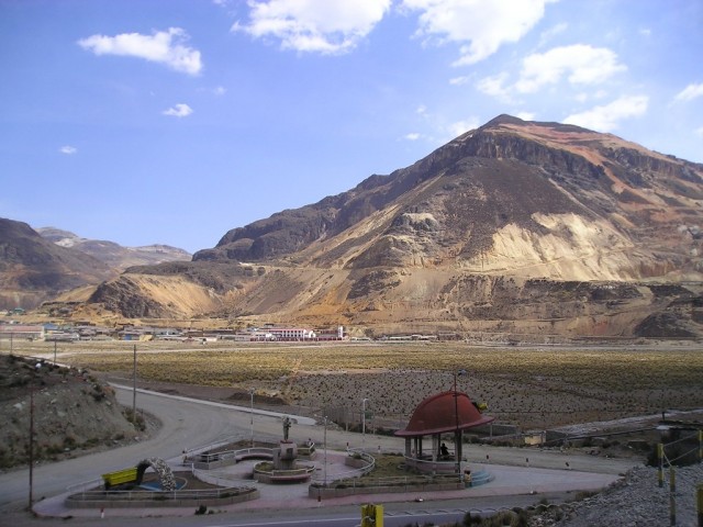 Chinalco planea subir su inversión minera en Perú