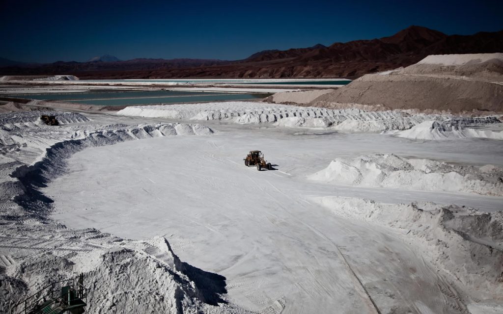 Técnicos chinos llegan para instalación de planta de litio en Bolivia