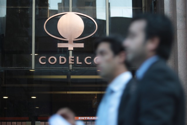 Codelco presiona a contratistas mineros para aumentar productividad