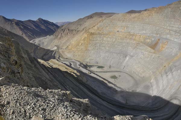 Antofagasta Minerals prevé caída en precio del cobre para el próximo año