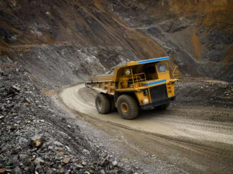 Gobierno alista plan para frenar explosivo aumento de solicitudes de concesión minera	