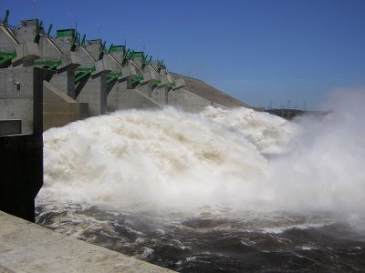 Perú ejecutaría dos centrales hidroeléctricas en el Amazonas	