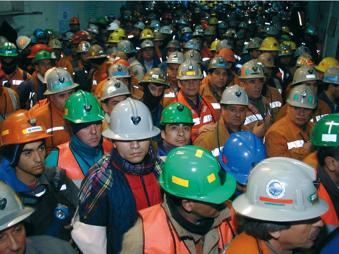 Trabajadores del cobre emplazan a Bachelet a que se pronuncie sobre plan de financiamiento de Codelco