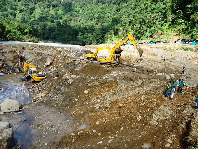  Ministra ecuatoriana afirma que minería ilegal se relaciona a otros actos ilícitos