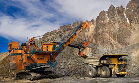 Minera Anglo American dice reestructuración es "esencial"