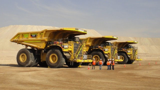 Mercado de camiones cae casi 20% en 2013 por retraso en inversión minera