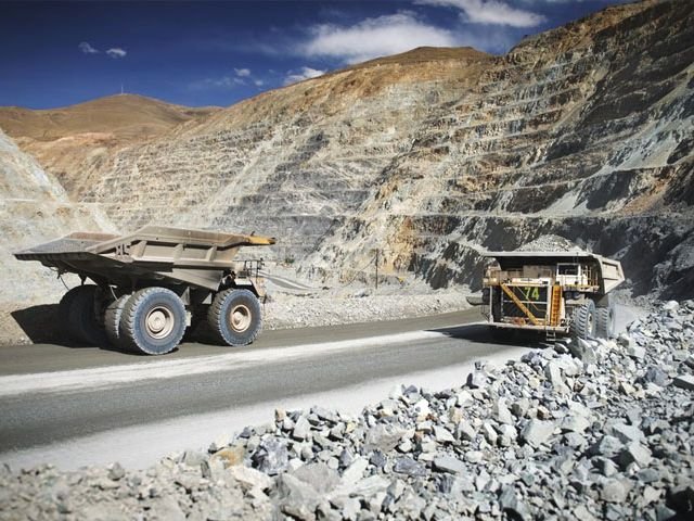 Máximos ejecutivos de Codelco y Antofagasta Minerals admiten preocupación por alza de costos en la industria