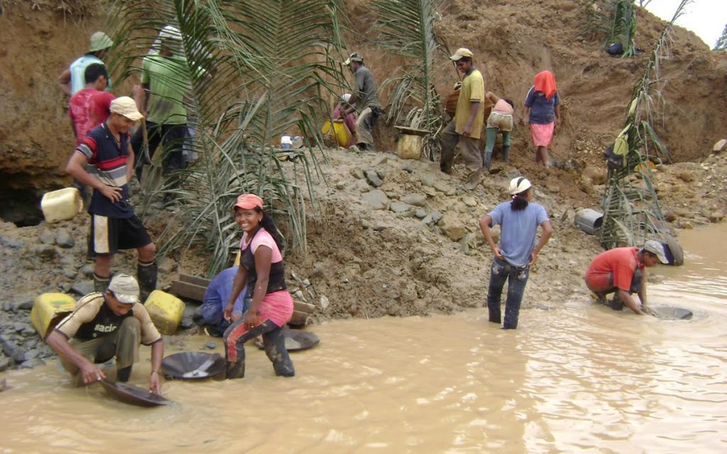 Perú: Resaltan trabajo del Gobierno en lucha contra minería ilegal
