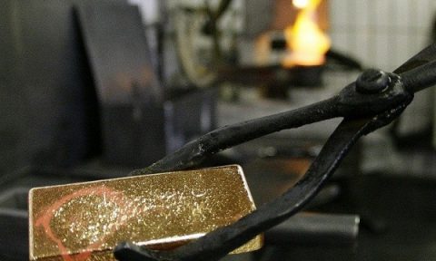 Prevén baja en la producción de oro para 2015