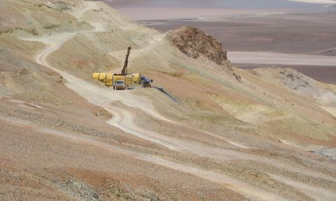 Empresas extranjeras realizan exploraciones en suelo chileno
