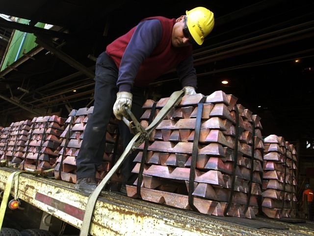 Analista afirma que demanda de cobre se verá favorecida por mantención de inversiones en infraestructura en China	