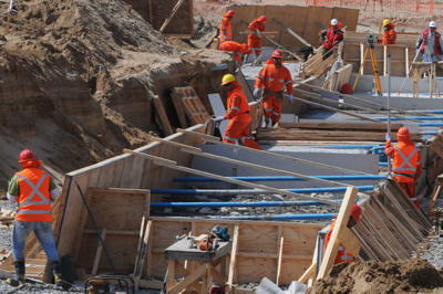 Mercado laboral: freno de obras mineras da respiro a la construcción