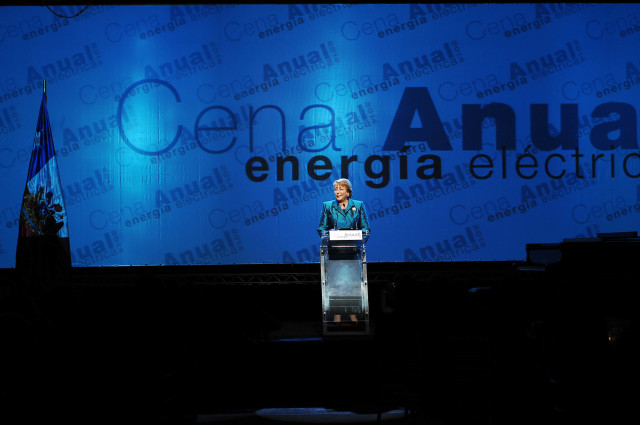 La Presidenta Michelle Bachelet anunció diversas medidas en el marco de la Cena de Energía. (Foto: Felipe Pinto).