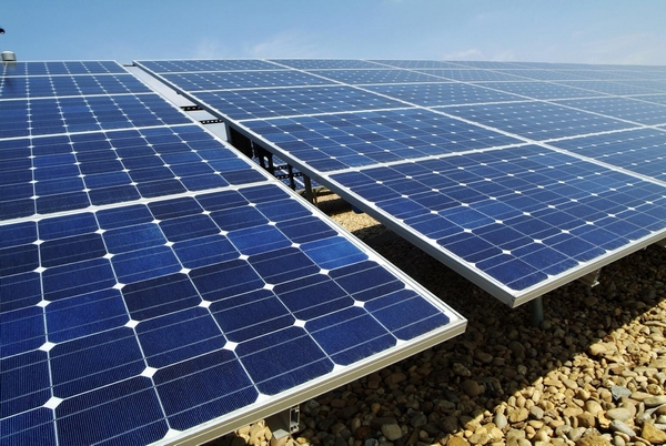 “La energía solar debería ser una de las energías que más se deberían potenciar en Chile”, señala Román.