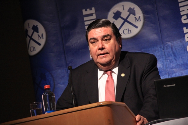 Alberto Salas, presidente de Sonami, durante su intervención en la Convención del IIMCh. (Foto: Revista NME)