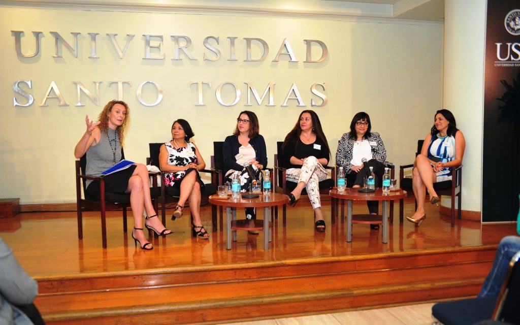 Panel Conversación Andrea Lobos (moderadora) Juanita Galaz, Katharina Jenny, Olga Alfaro, Ma. Angélica González y Jocelyn Lizana